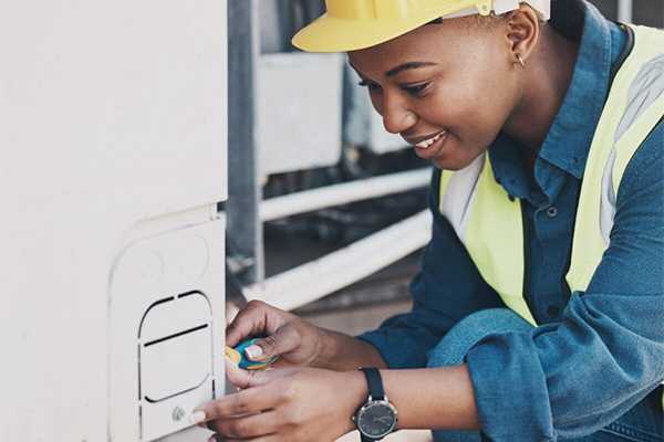Solar Careers UK Solar Careers Hub Event - solar industry a lady engineer.