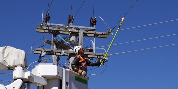 PENTA MTag is a state-of-the-art voltage detector designed specifically for proving dead on high-voltage distribution systems from 1 kV to 69 kV, including the 25 kV railway network